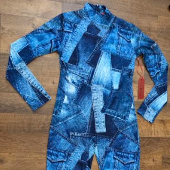 🆕 Soft Denim Print Jumpsuit - Picture 2 of 14